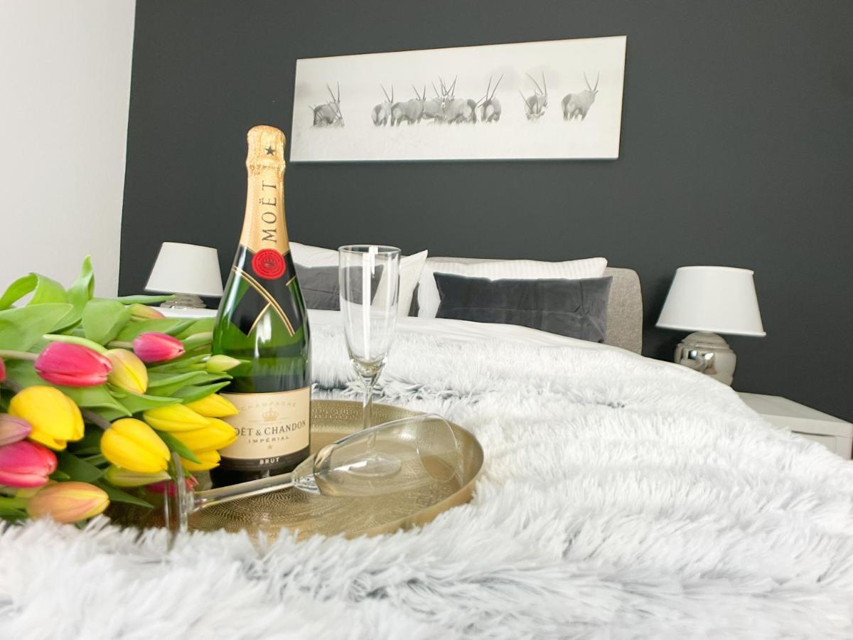 נירנברג M-Style 01 Apartment Mit Terrasse Und Gasgrill, 24H Self-Check-In, Free Parking, Netflix מראה חיצוני תמונה