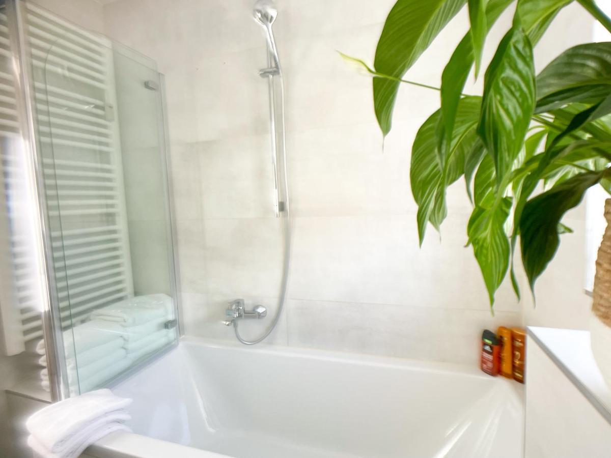 נירנברג M-Style 01 Apartment Mit Terrasse Und Gasgrill, 24H Self-Check-In, Free Parking, Netflix מראה חיצוני תמונה